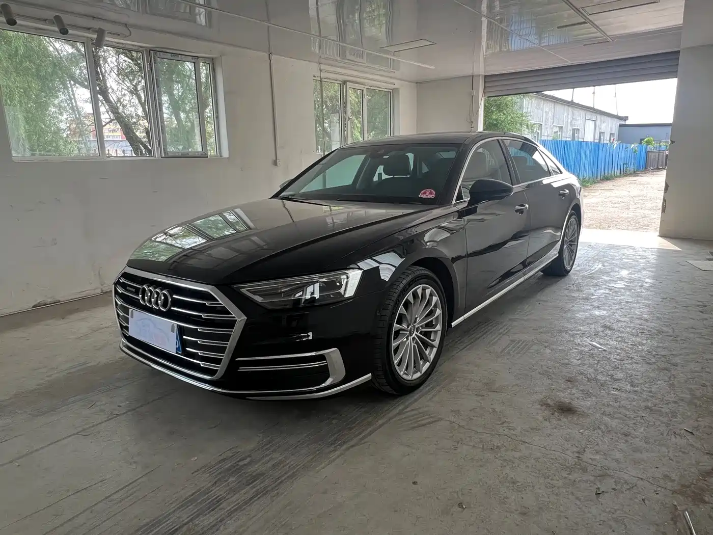 Photo 1 - Audi A8