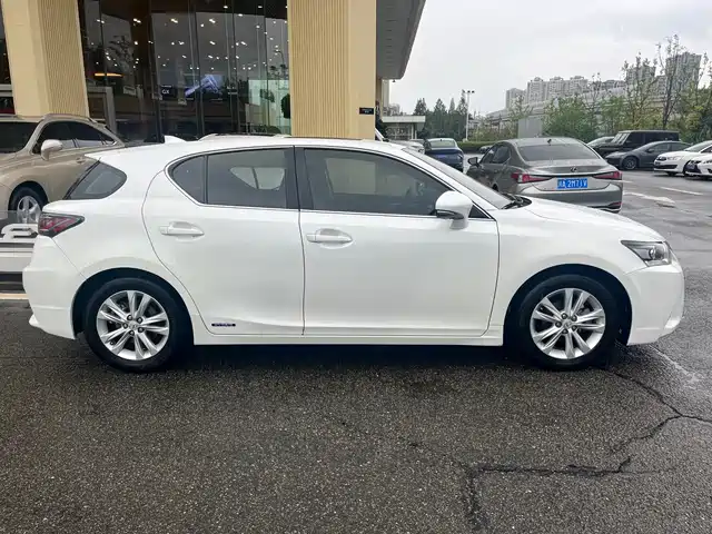 Lexus CT 2014 CT200h Comfort Monochrome — фото 4