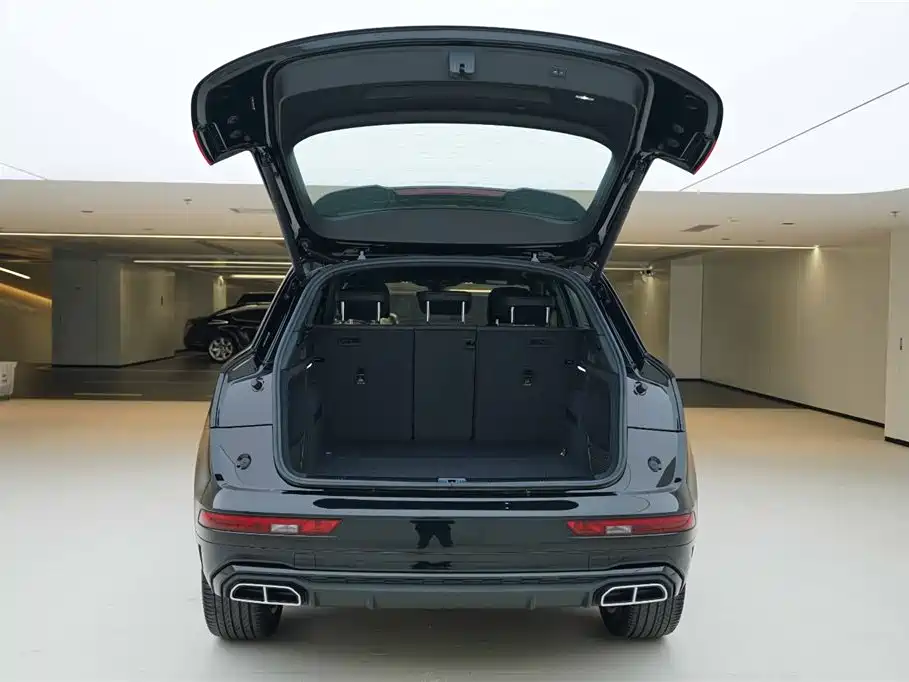 Audi Q5L 2024 Model 40 TFSI Luxury Dynamic фото 6