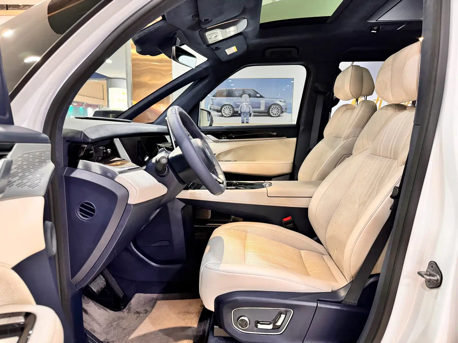 Photo 9 - ZEEKR 009