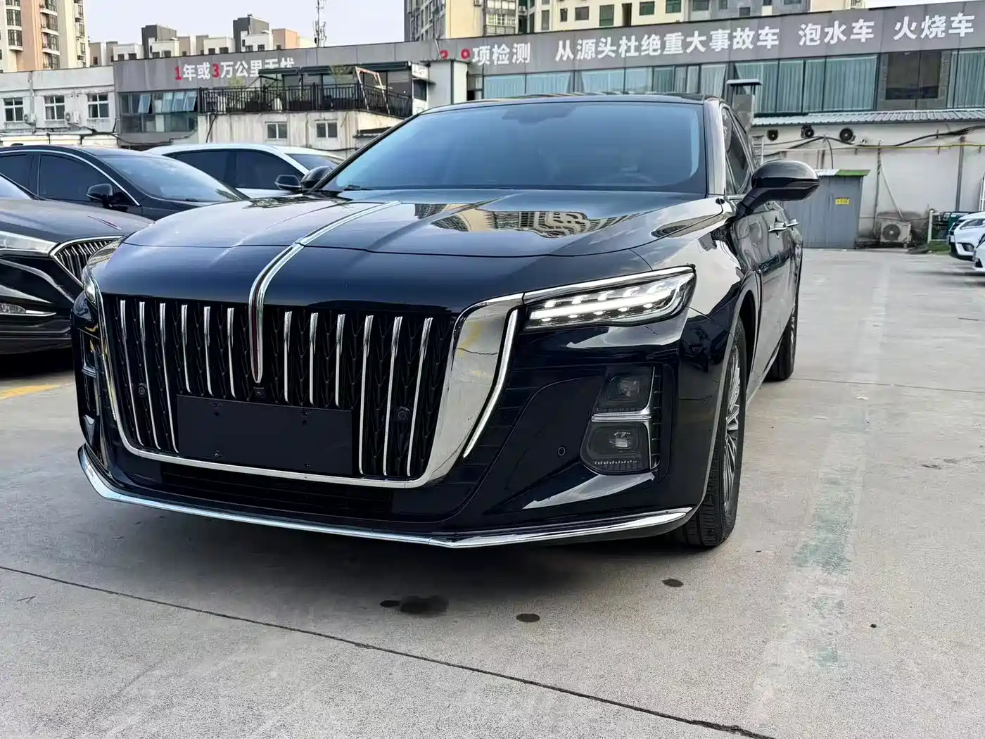 Фото 1 - Hongqi H5