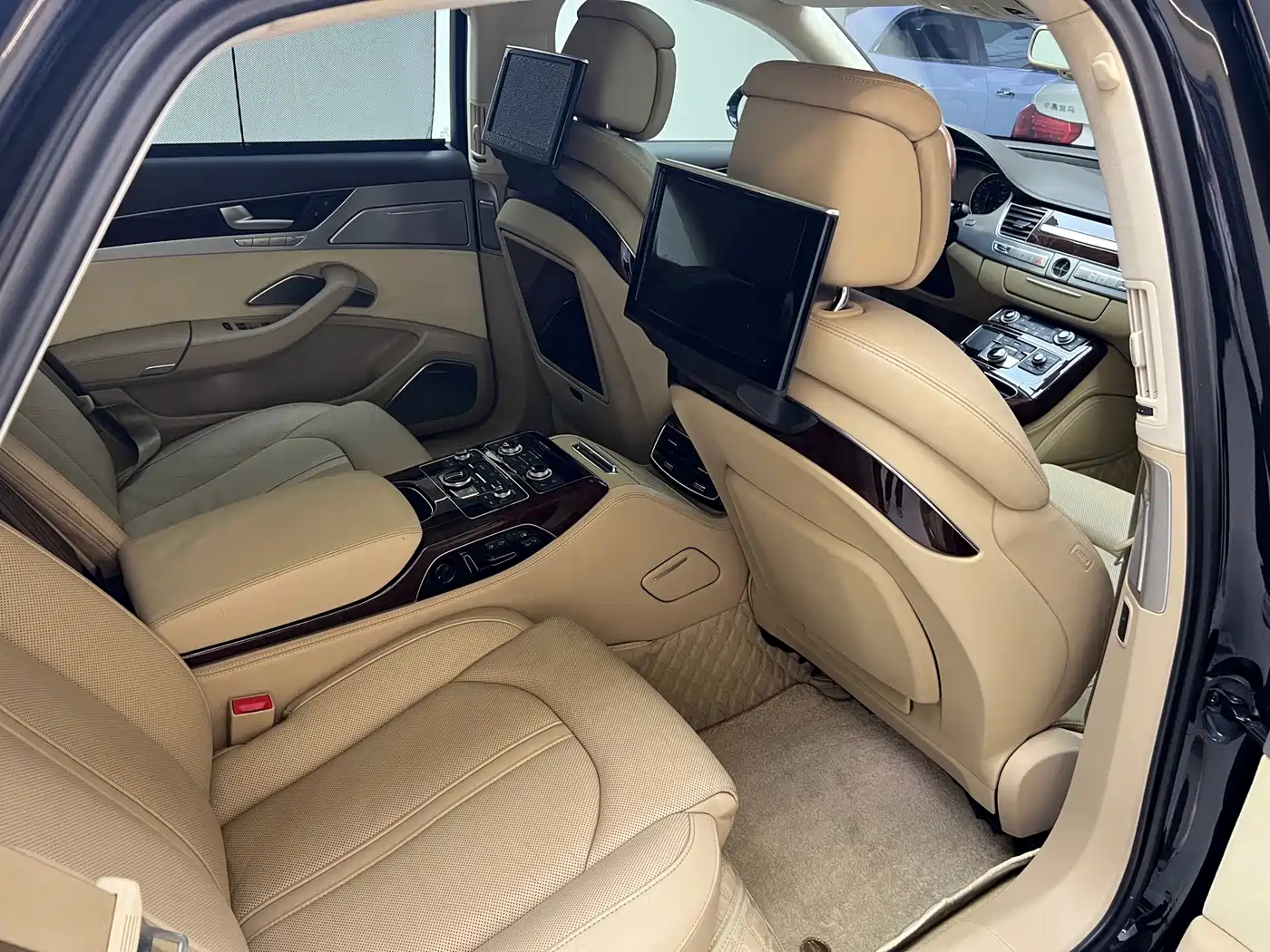 Audi A8 2011 2011 A8L 3.0 TFSI quattro Premium (245kW)