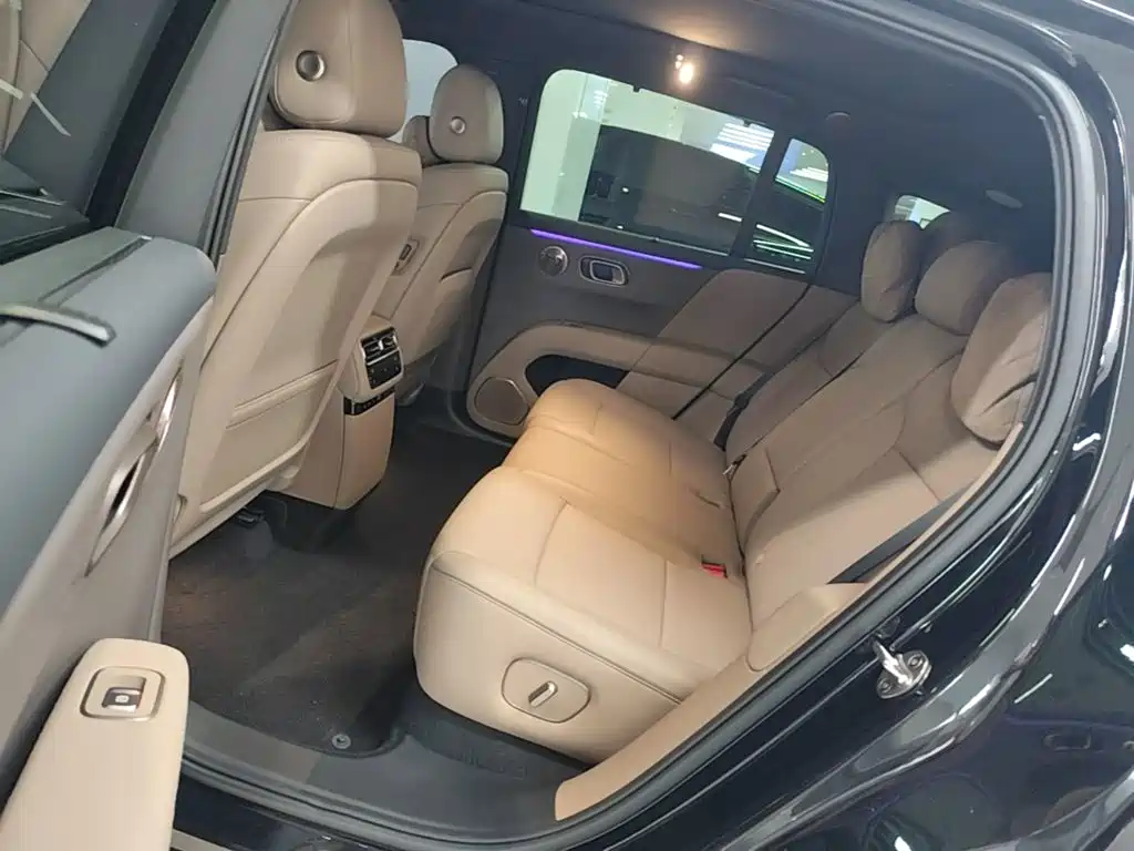 Li Auto i6 2026 2025 2WD Base Model