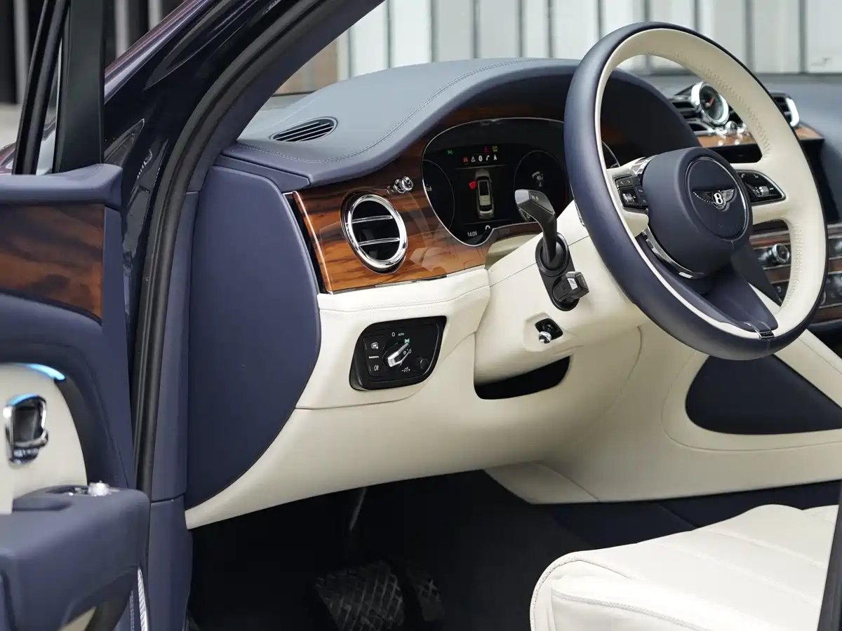 Bentley Bentayga 2024 2022 4.0T V8
