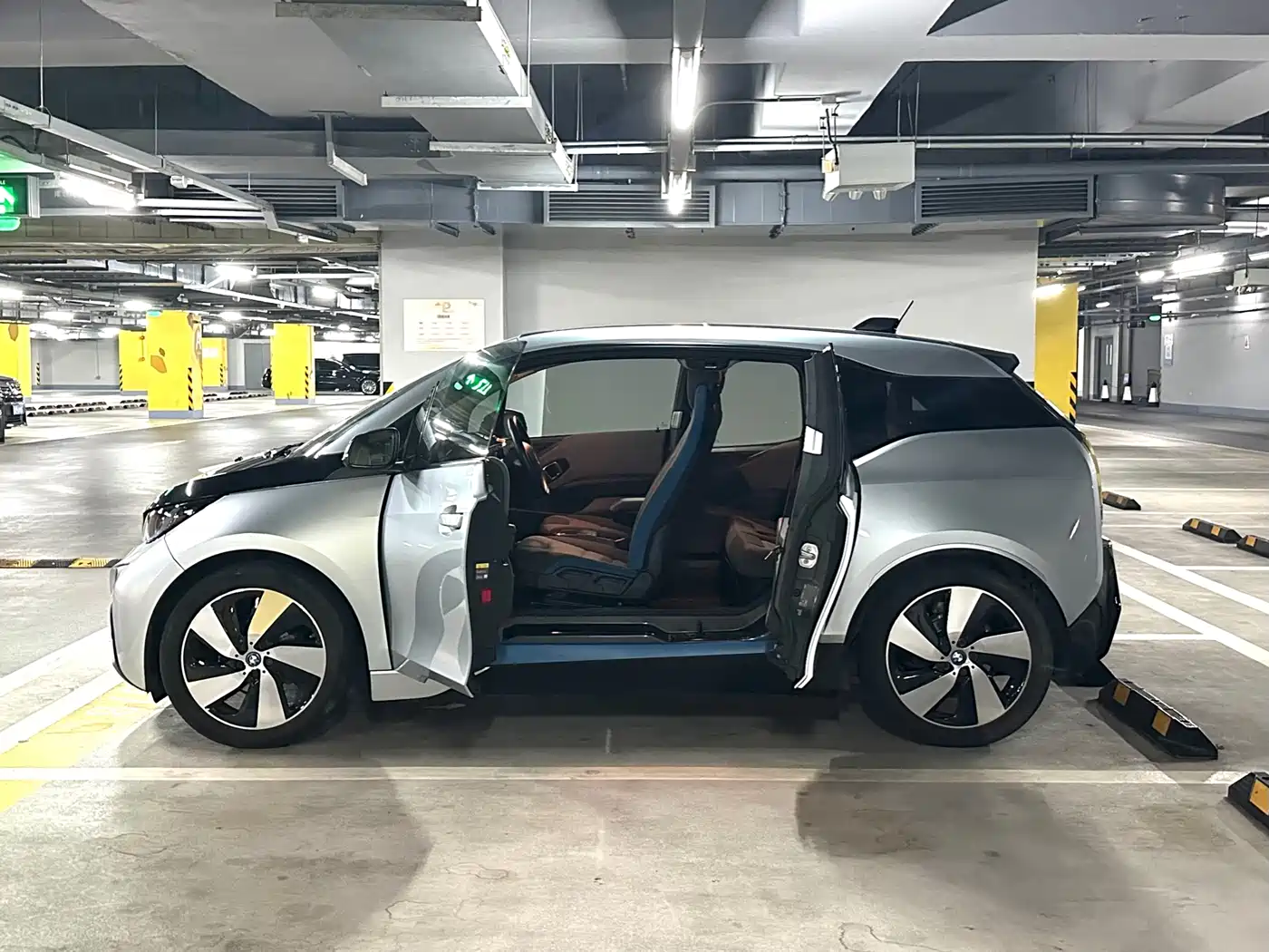 BMW I3