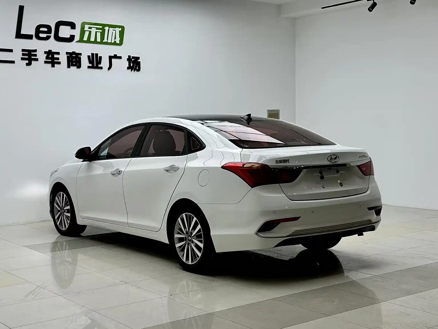 صورة 6 - Hyundai Mistra