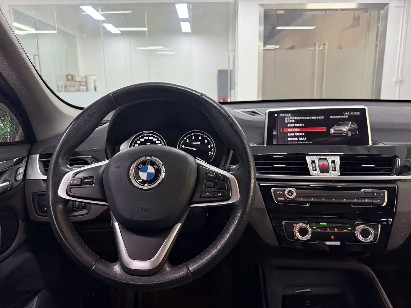 Фото 17 - BMW X1