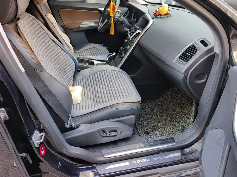 Photo 8 - Volvo XC60 (Import)
