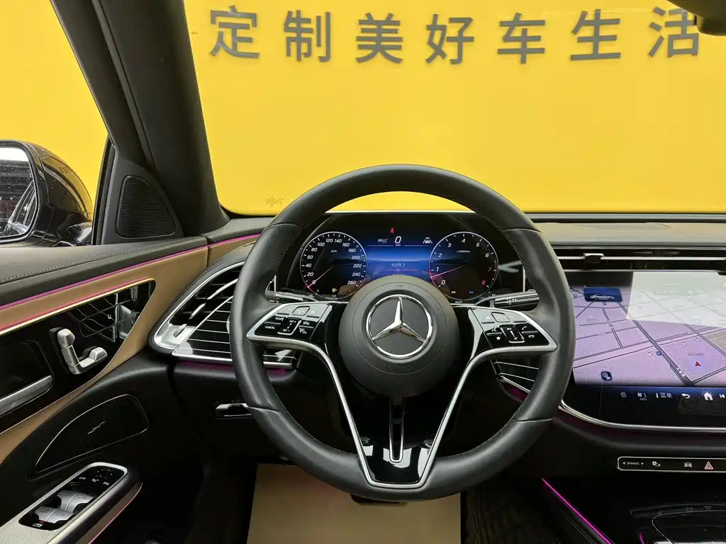 Фото 36 - Mercedes-Benz E-Class