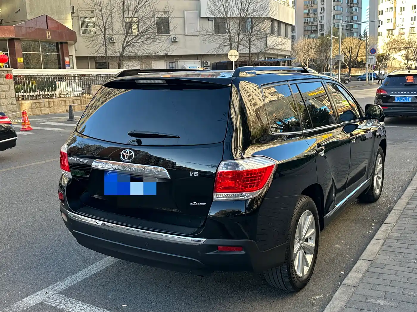Toyota Highlander 2012 3.5L AWD 7-Seater Luxury Edition фото 4