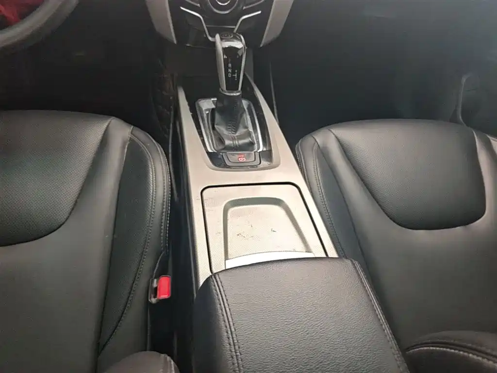 Luxgen U6 SUV 2016 2015 1.8T Innovation Upgrade
