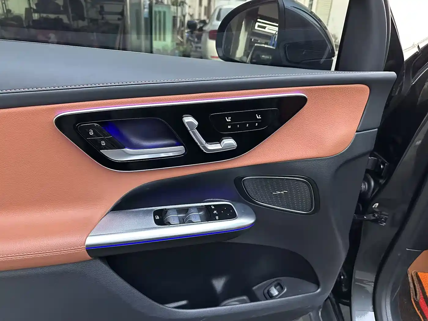 Mercedes-Benz GLC 2024 Facelift GLC 260 L 4MATIC Luxury 5-seater фото 8
