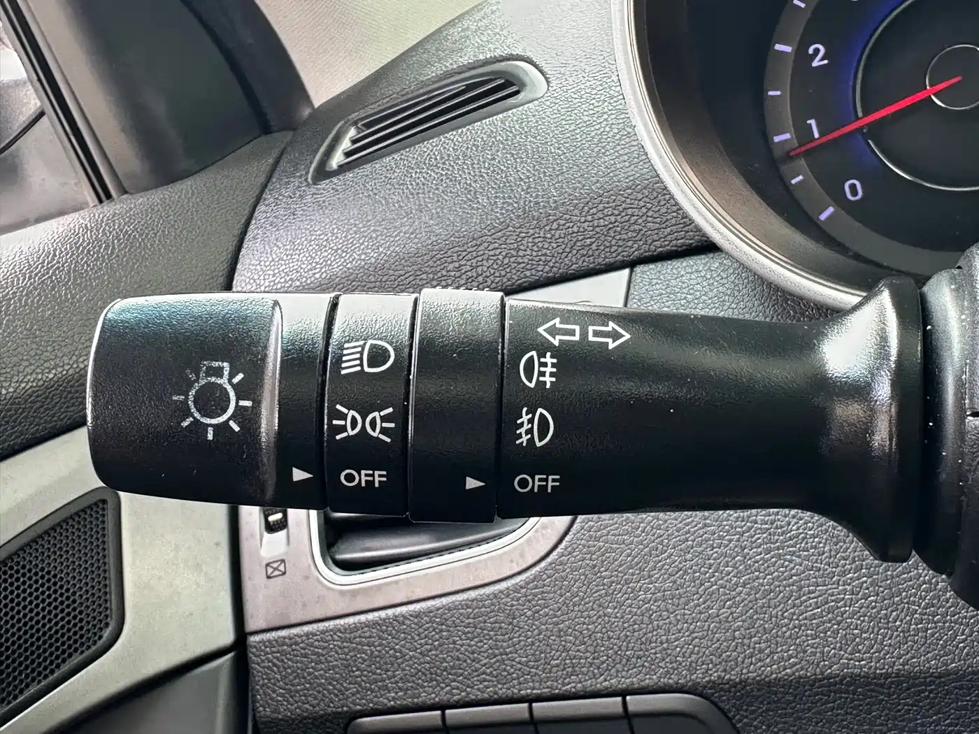Hyundai Langdong 2016 1.6L Automatic Premium Edition фото 18