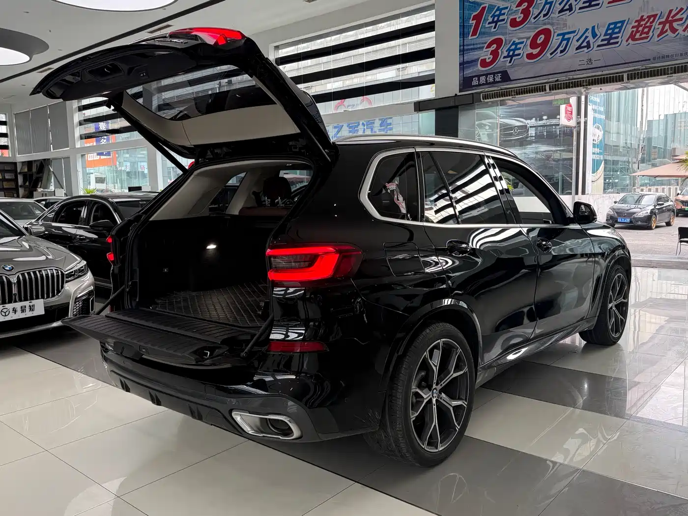 BMW X5 (Import) 2019 xDrive40i Exclusive M Sport Package фото 17