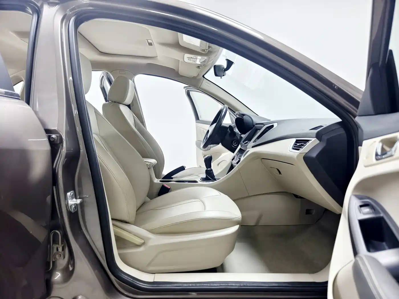 Chery Arrizo 7 2015 2015 1.6L Manual Zhishang Edition