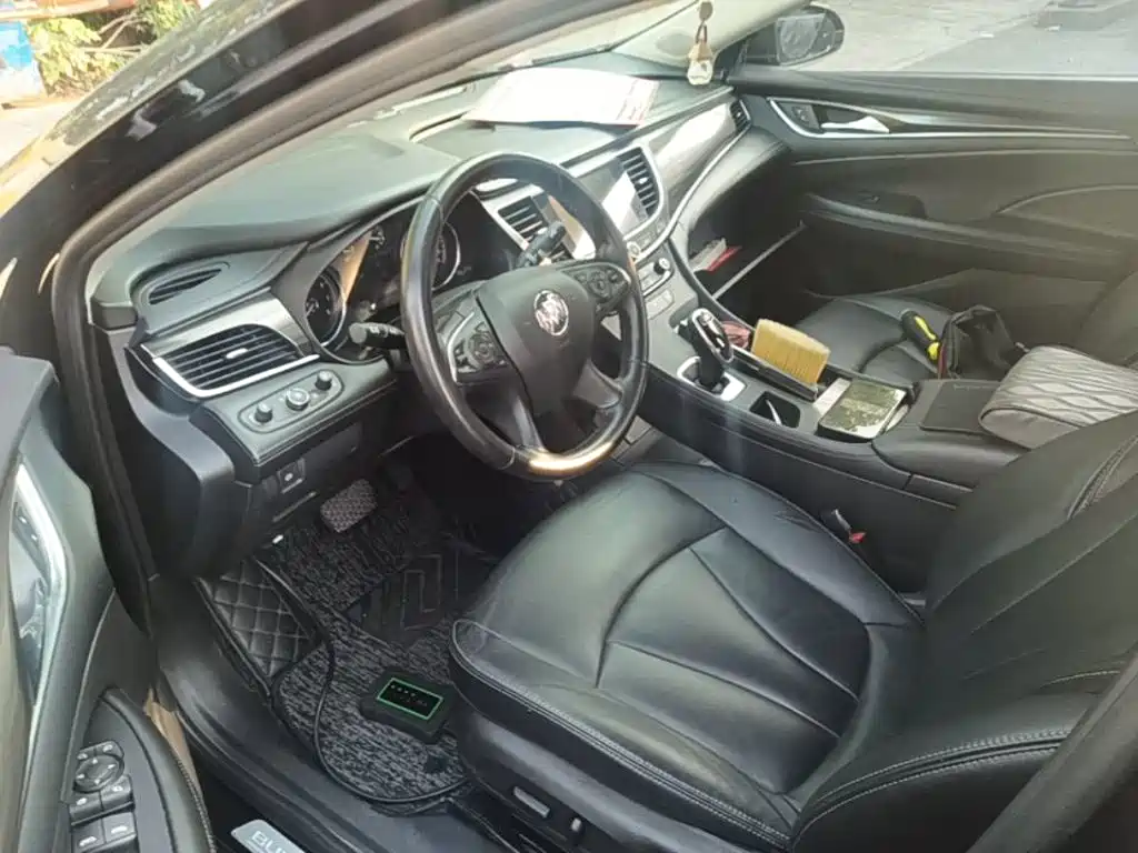 Photo 16 - Buick LaCrosse