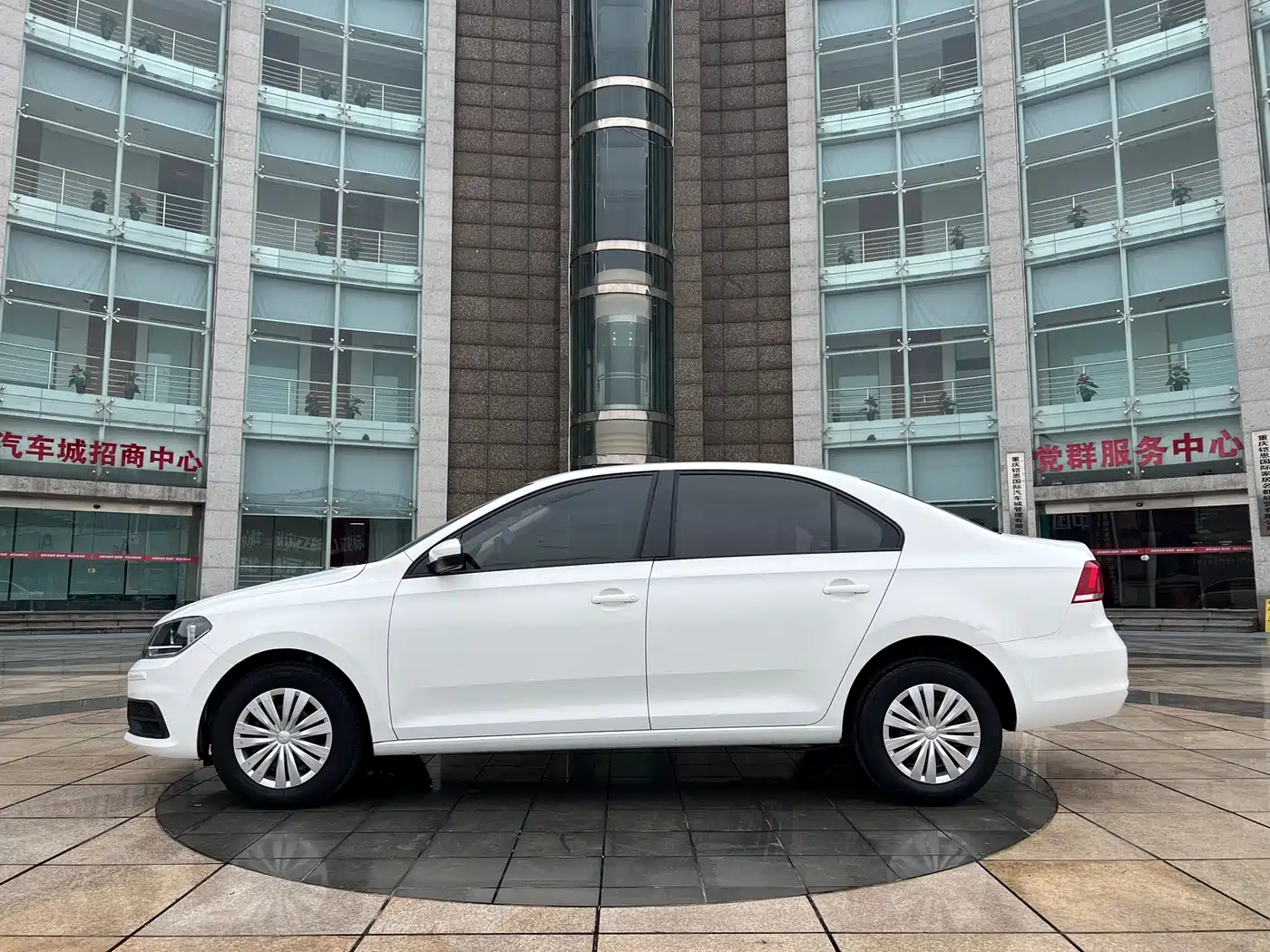 Volkswagen Santana 2016 1.6L Automatic Trend Edition фото 3