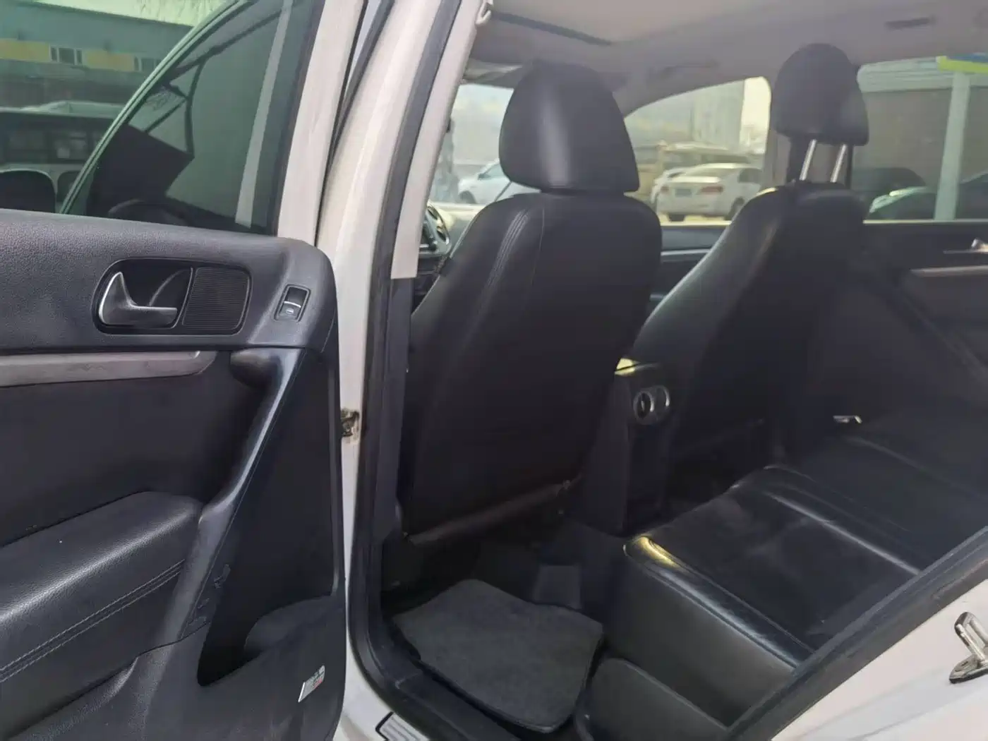 Volkswagen Tiguan 2013 2.0TSI Automatic AWD Flagship Edition фото 8