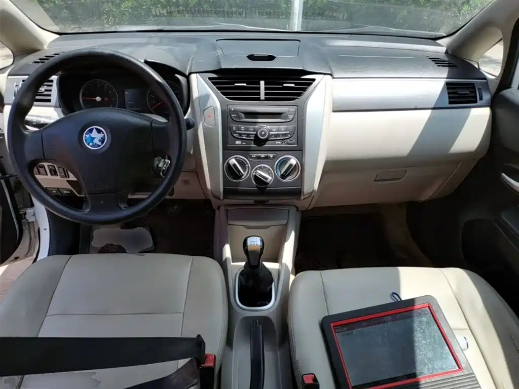 Venucia R50 2016 2015 1.6L Manual Fashion
