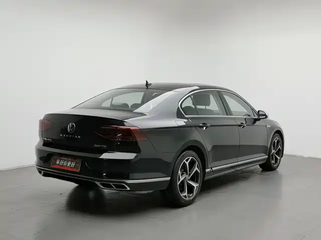 Volkswagen Magotan 2023 Model 2 Million Commemorative Edition 330TSI DSG Luxury — фото 2