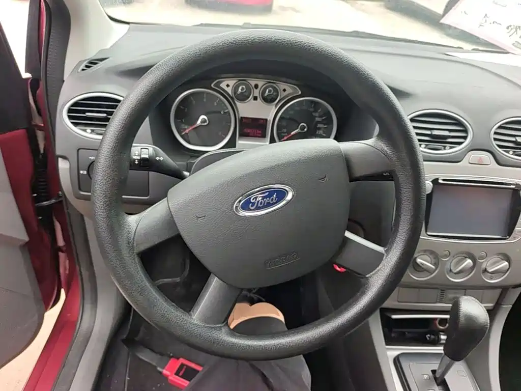 Фото 11 - Ford Focus