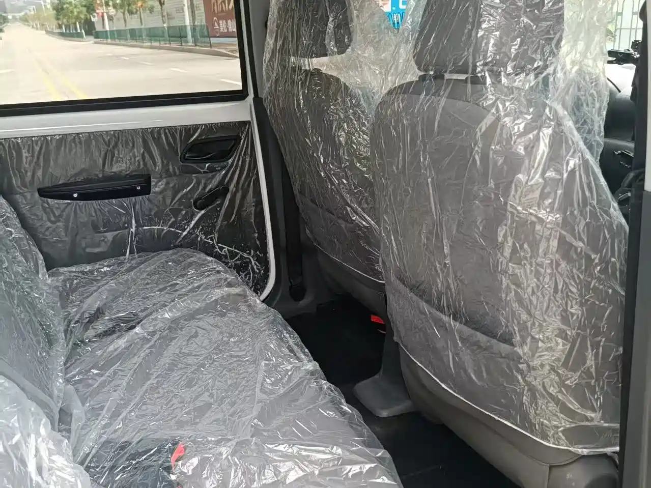 Photo 5 - Wuling Motors Wuling Hongguang New Energy