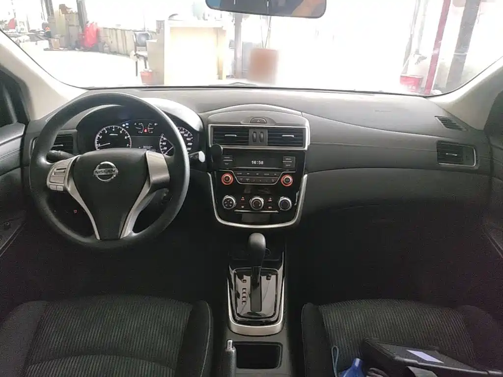 Nissan Tiida 2024 2024 1.6L CVT Cool Sport Edition