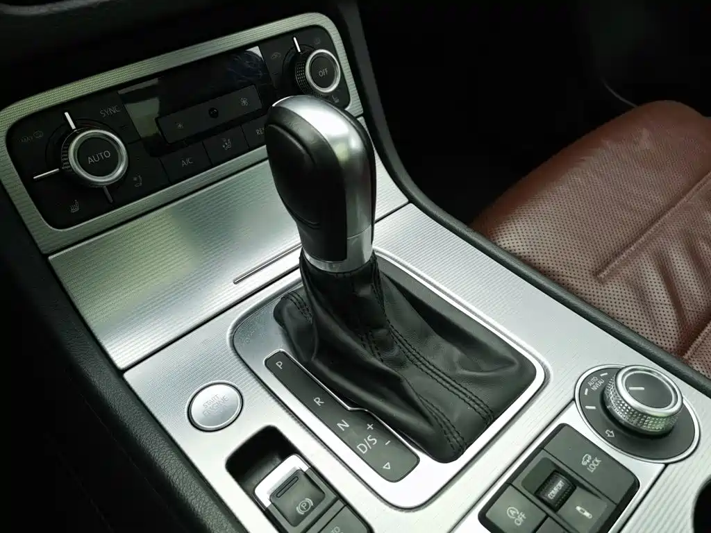 صورة 13 - Volkswagen Touareg