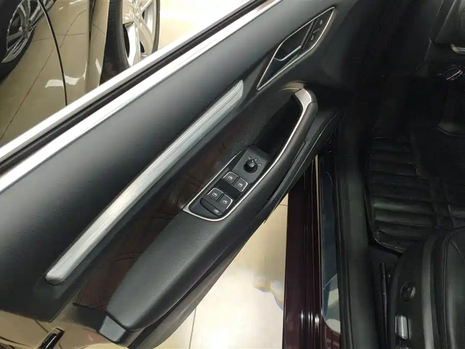 Audi A3 2016 Limousine 35 TFSI Leadership фото 7
