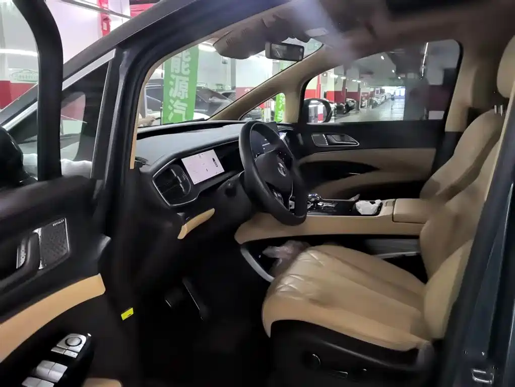 Denza D9 2025 2025 Model DM-i Smart Drive Edition 1020 AWD Flagship