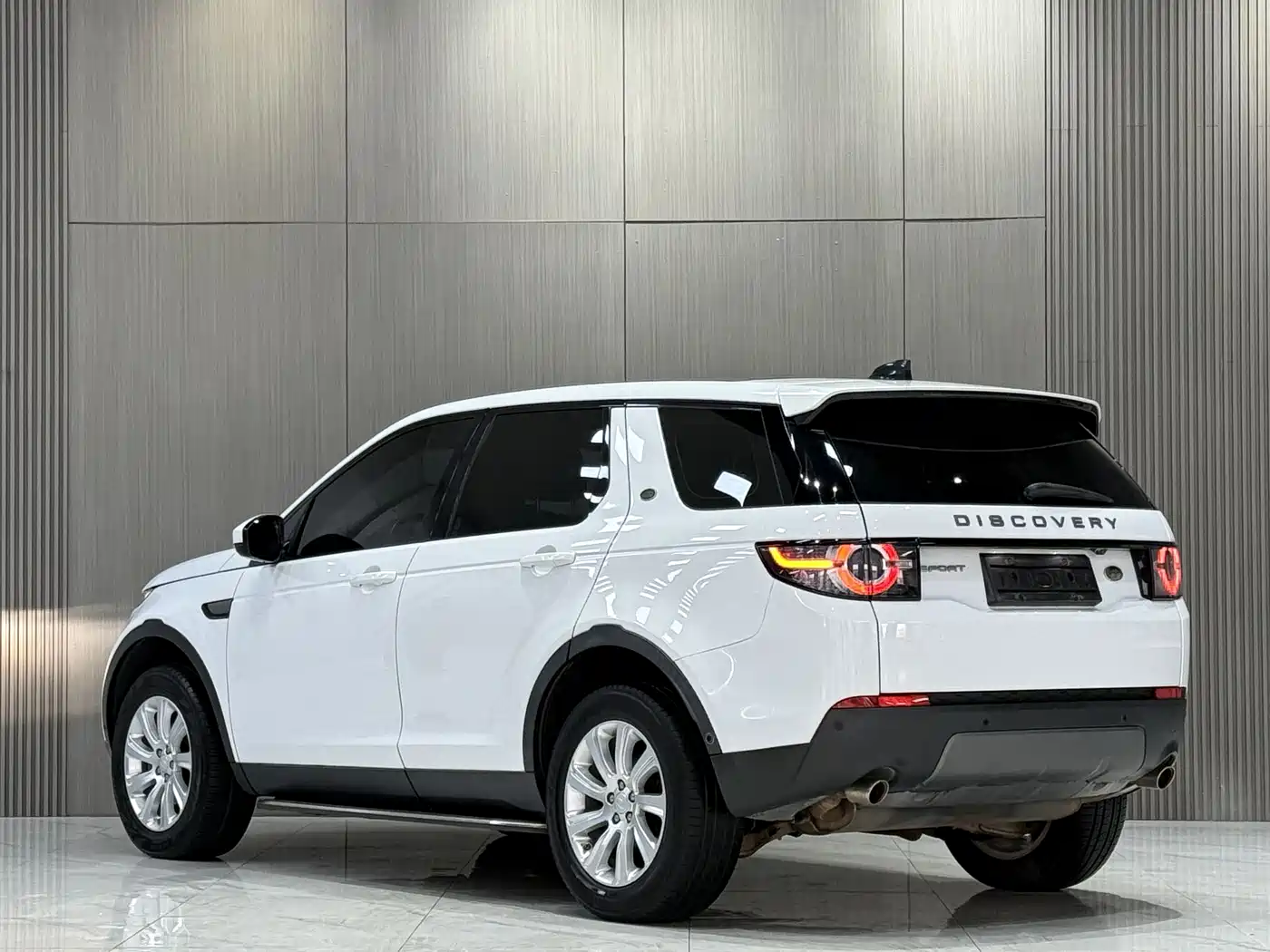 Land Rover Discovery Sport 2019 240PS SE Edition China V фото 4