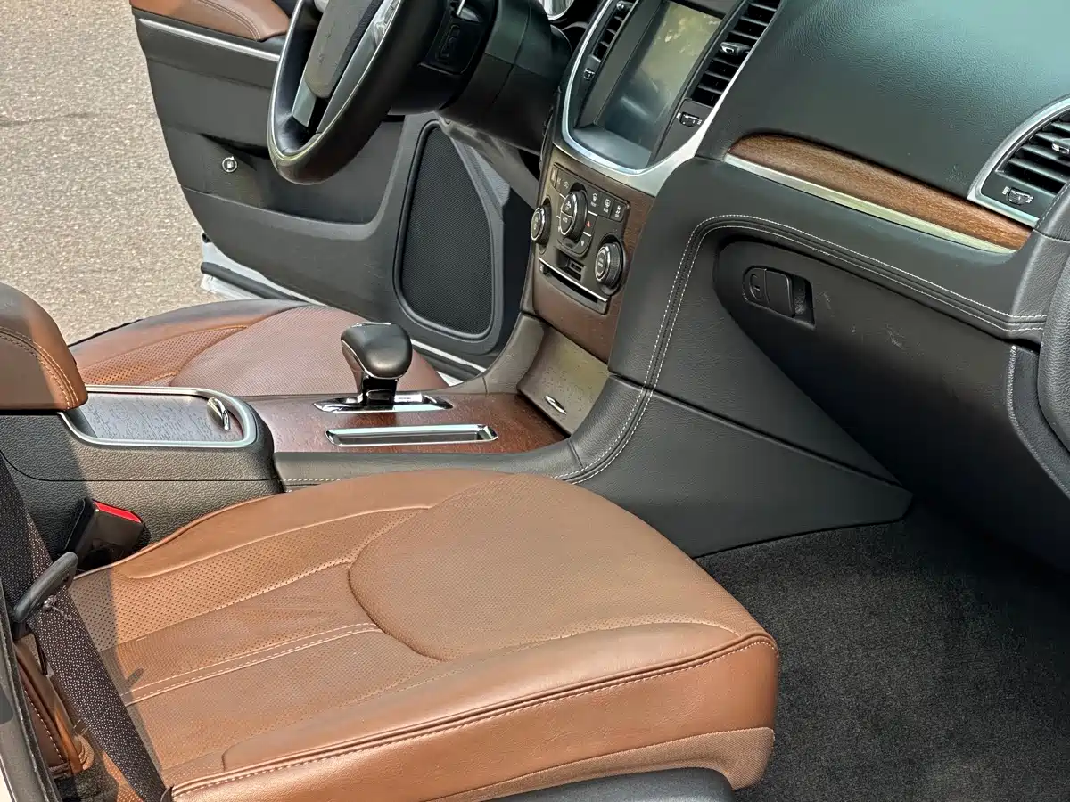 Chrysler 300C (Import) 2014 2014 3.0L Excellence Edition