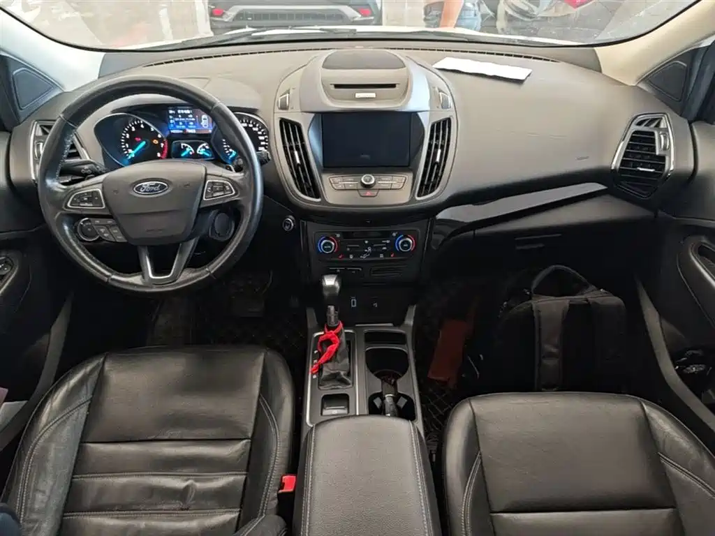 Фото 9 - Ford Kuga