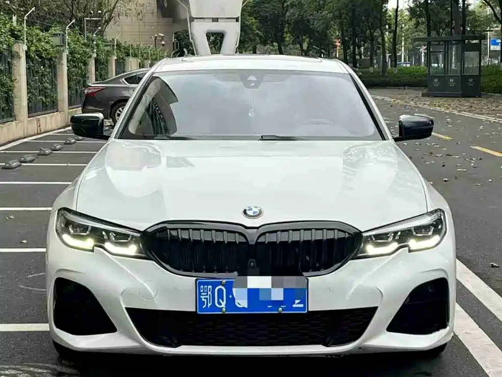 BMW 3 Series 2021 325i M Sport Night Edition фото 3