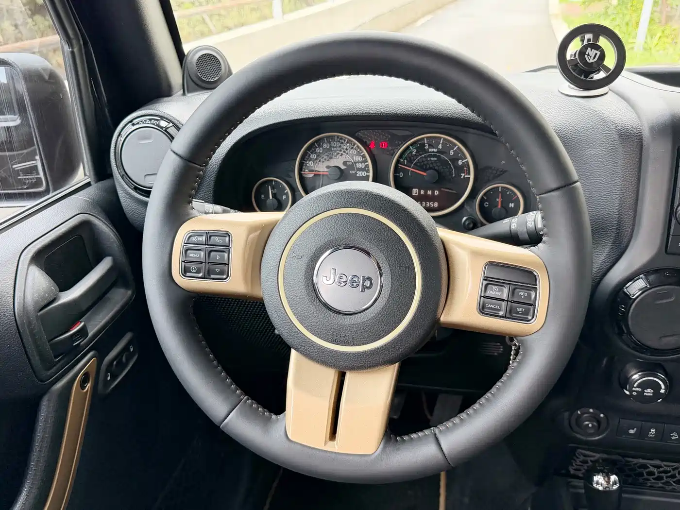 Photo 12 - Jeep Wrangler