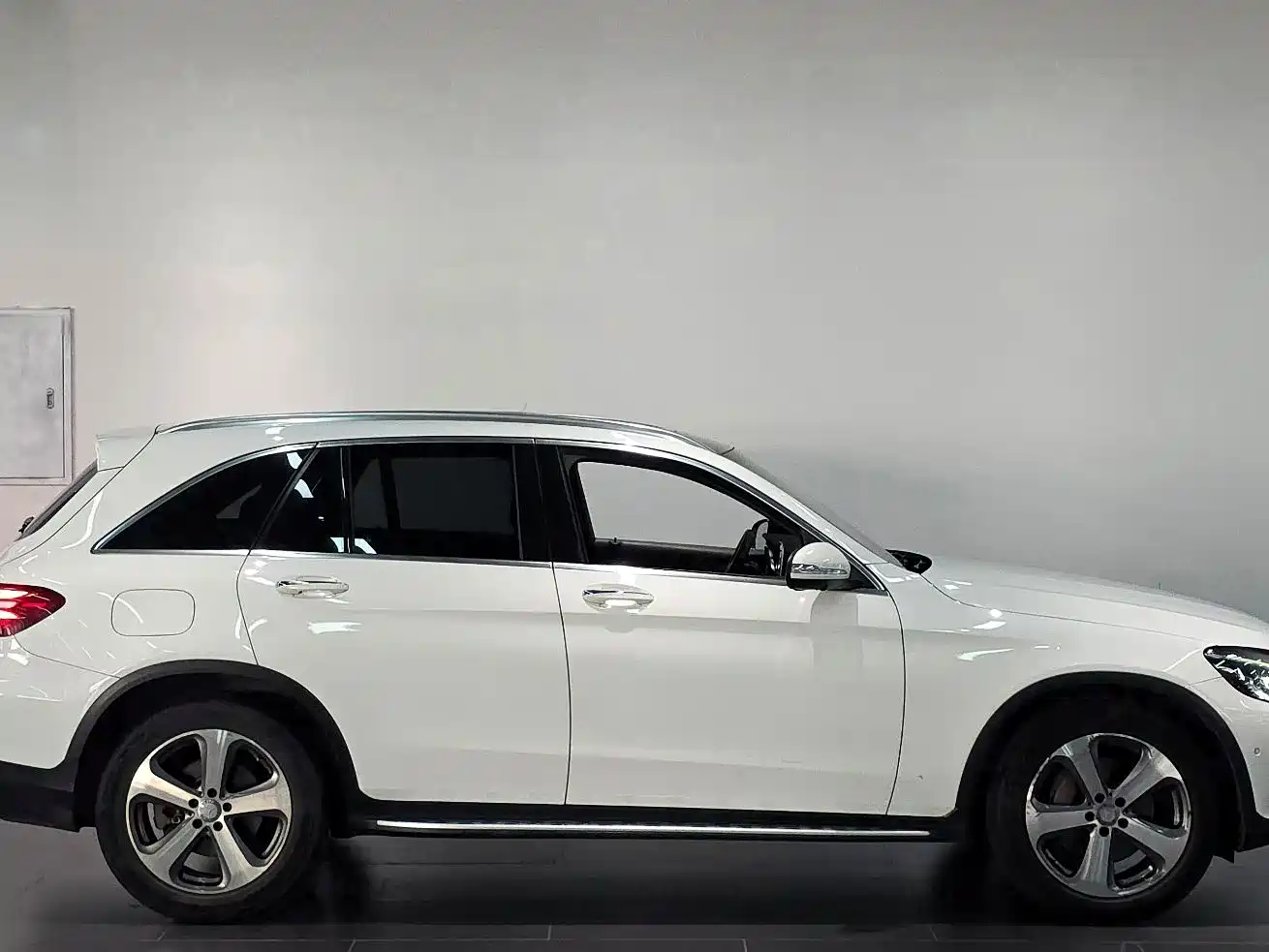 Mercedes-Benz GLC 2016 GLC 260 4MATIC Luxury фото 2