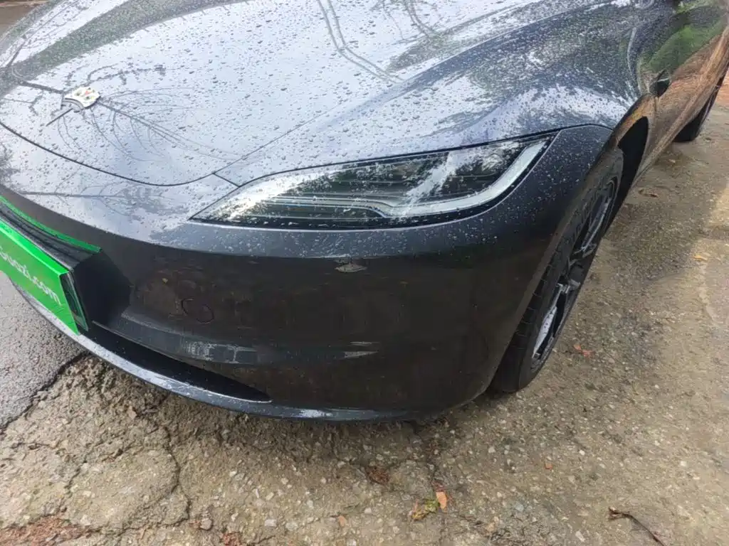 Фото 24 - Tesla Model 3