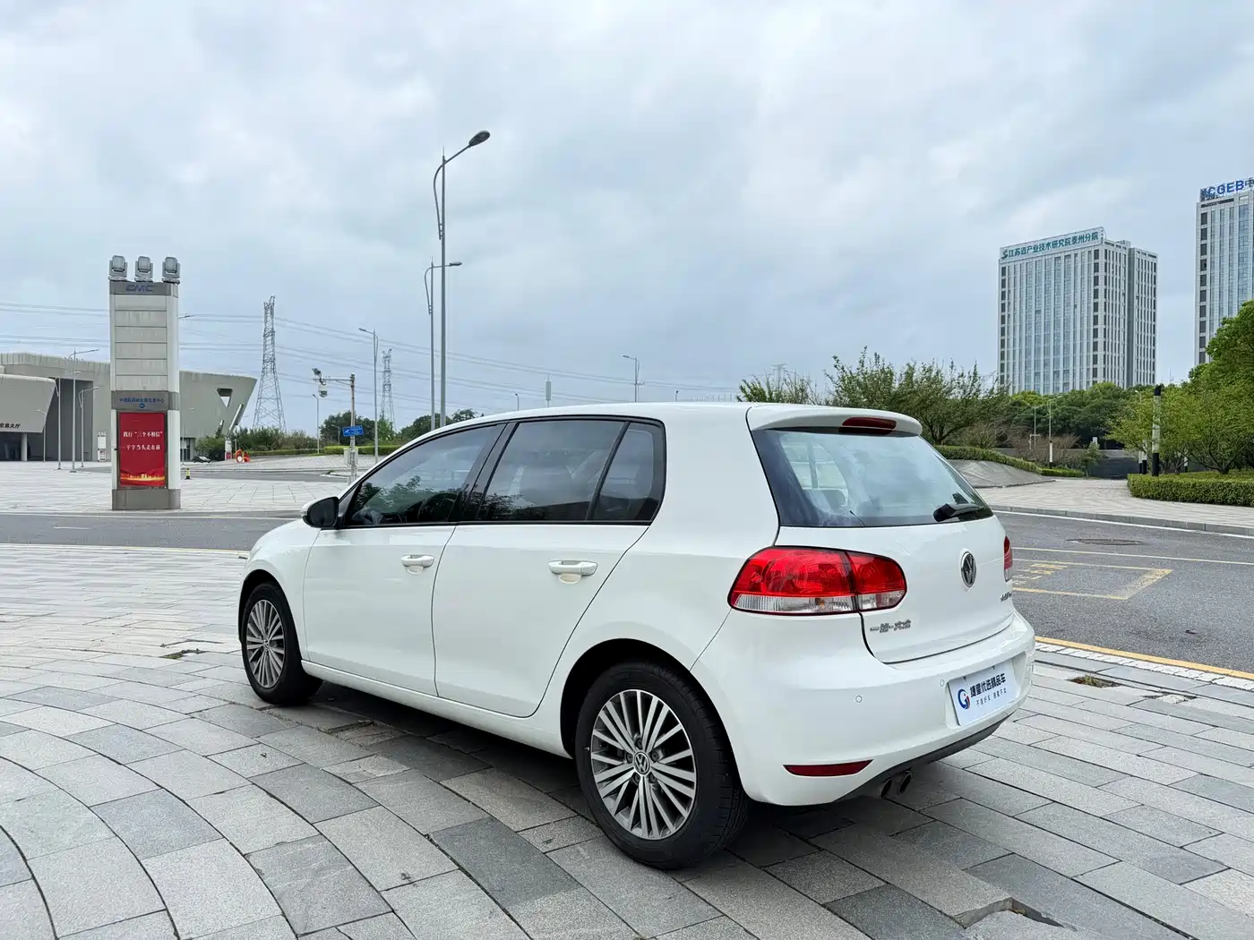 Фото 8 - Volkswagen Golf