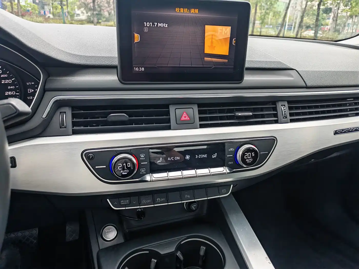 Audi A4L 2019 45 TFSI quattro Personality Sport (China V) фото 13