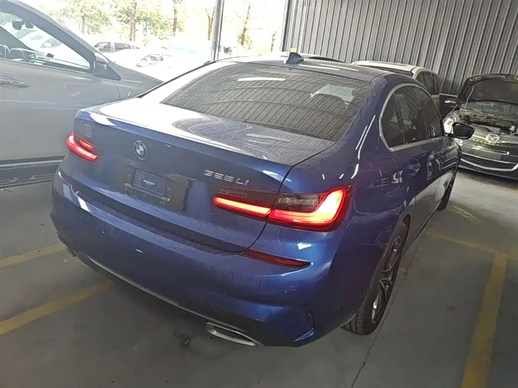 BMW 3-SERIES