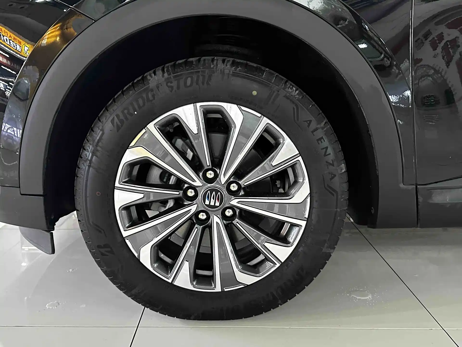 Photo 15 - Buick Envision S