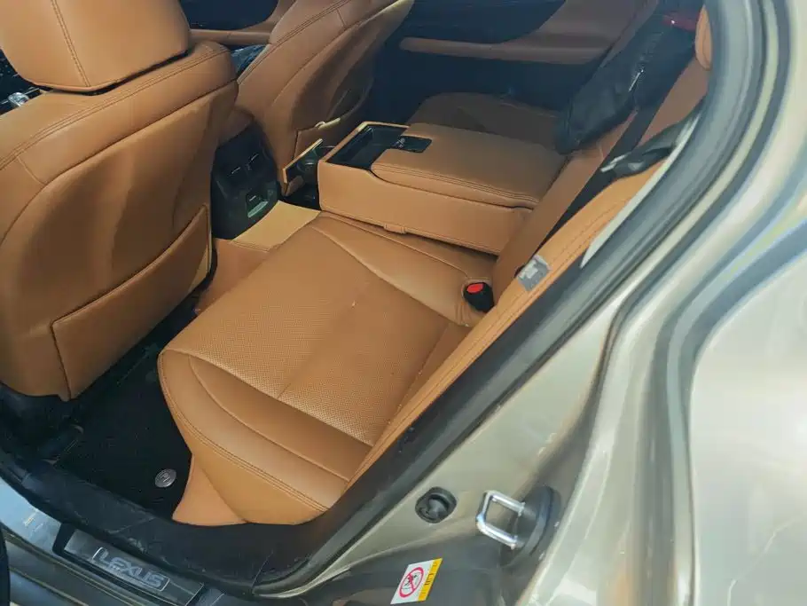 Lexus GS 2017 2016 300h Leading Edition