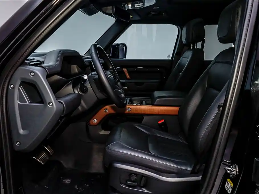 Land Rover Defender 2024 110 3.0T P400 X фото 8