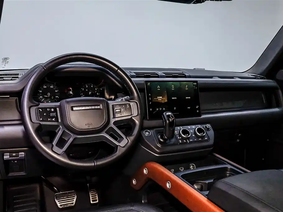 Land Rover Defender 2024 110 3.0T P400 X фото 22