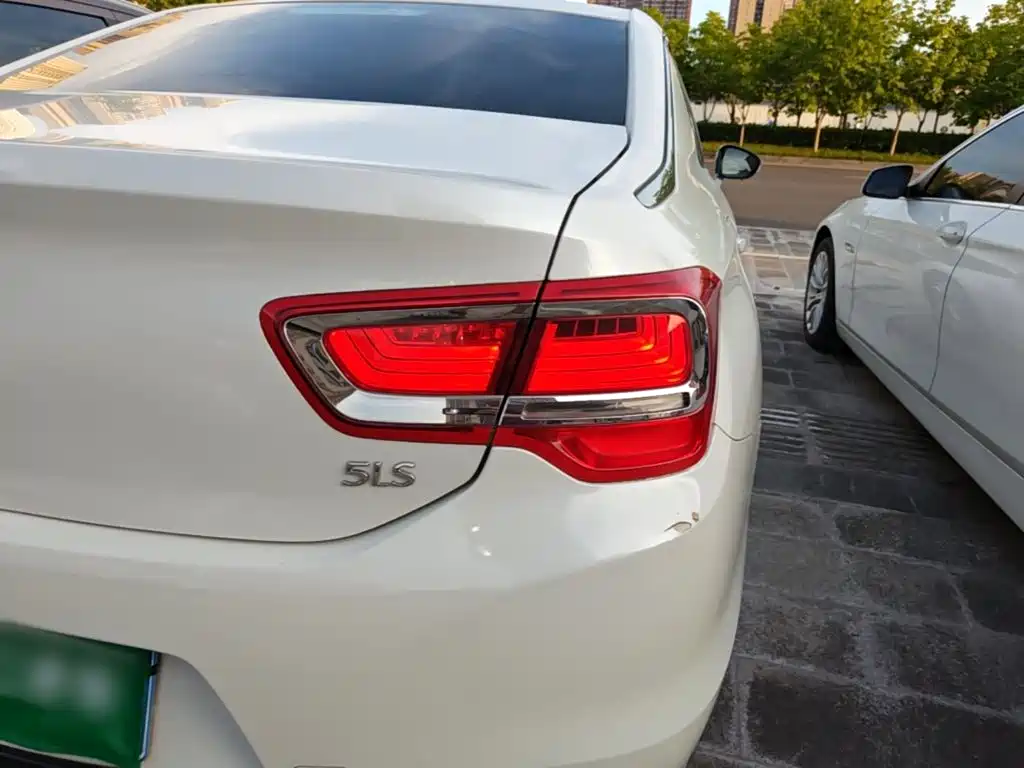DS 5LS 2015 2014 1.8L Elegance VTi140
