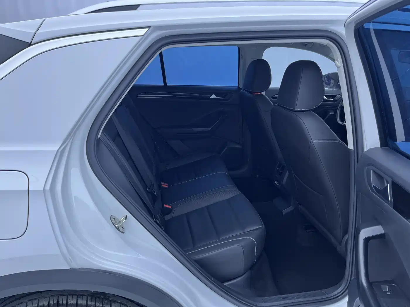 VOLKSWAGEN T ROC EXPLORING SONGS