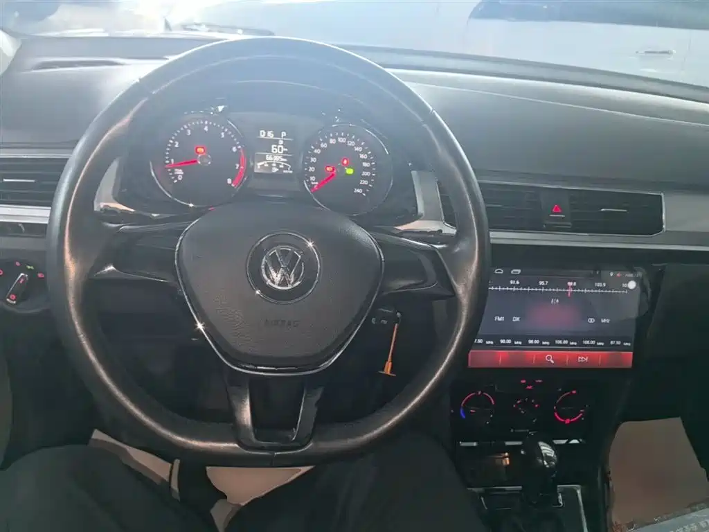 Volkswagen Bora 2017 1.6L Automatic Comfort фото 10