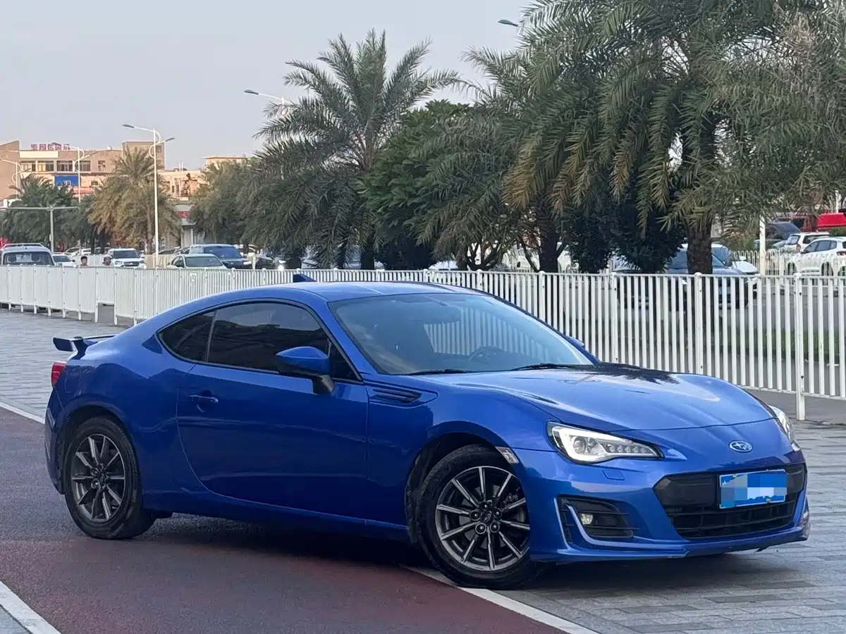 Фото 1 - Subaru BRZ