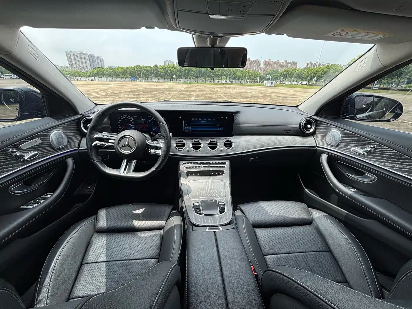 Фото 10 - Mercedes-Benz E-Class