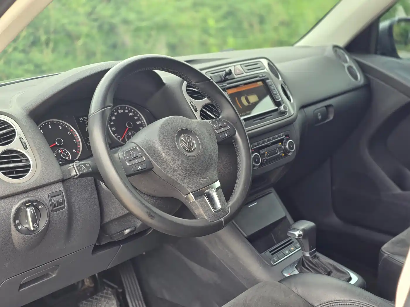 Volkswagen Tiguan 2010 2.0TSI Automatic AWD Flagship фото 10